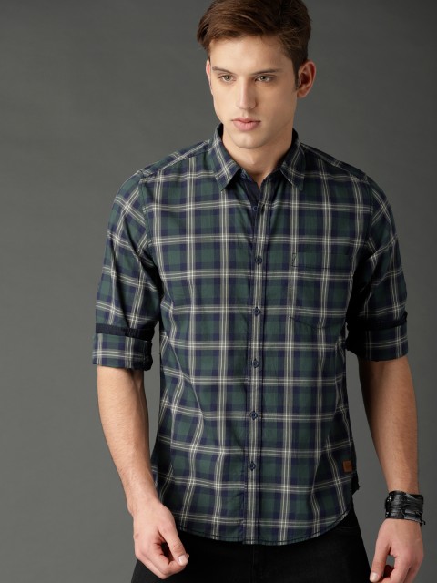 

Roadster Men Green & Navy Blue Regular Fit Checked Casual Shirt