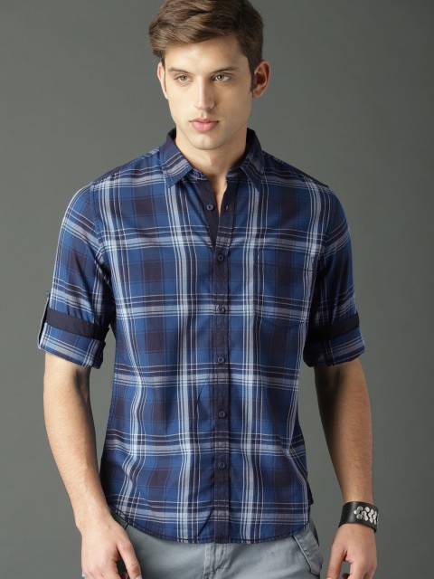 

Roadster Men Blue Checked Casual Shirt