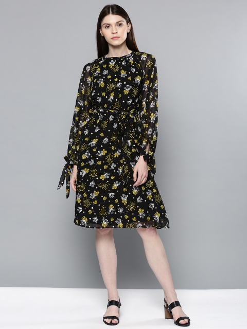 

Chemistry Women Black & Yellow Fit and Flare Dress