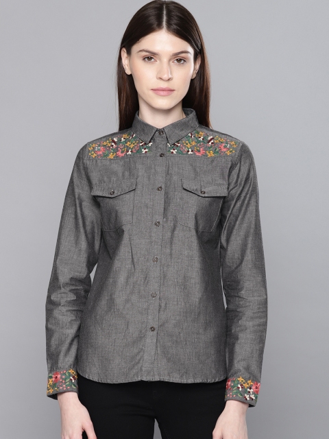 

Chemistry Women Grey Regular Fit Embroidered Chambray Casual Shirt