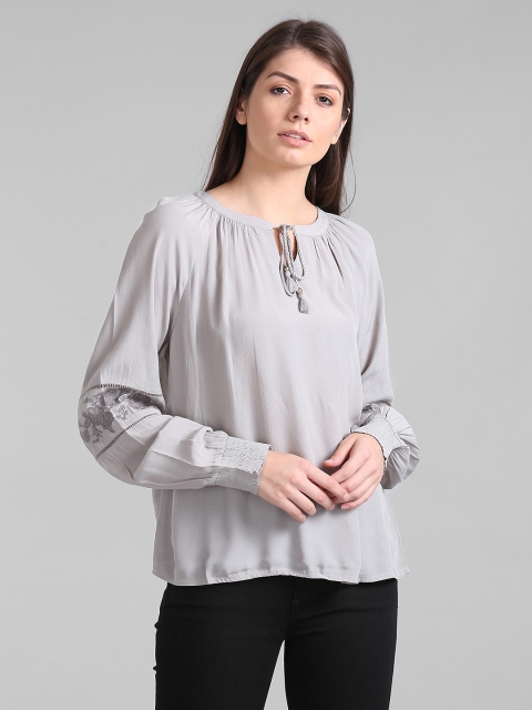 

GAP Women Grey Top