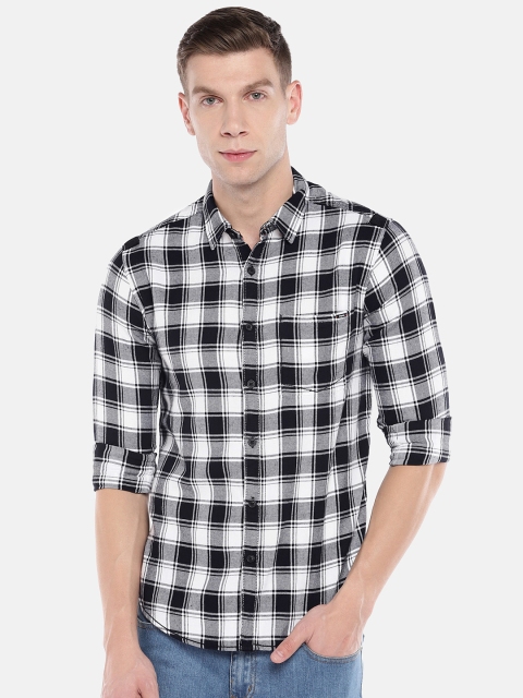 

SPYKAR Men Black & White Slim Fit Checked Casual Shirt