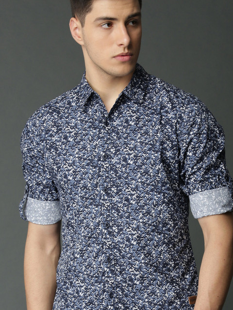 

Roadster Men Blue & White Regular Fit Cotton Printed Casual Shirt