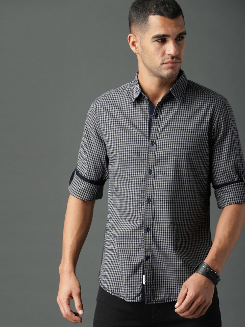 

Roadster Men Olive Green & Blue Regular Fit Checked Casual Shirt