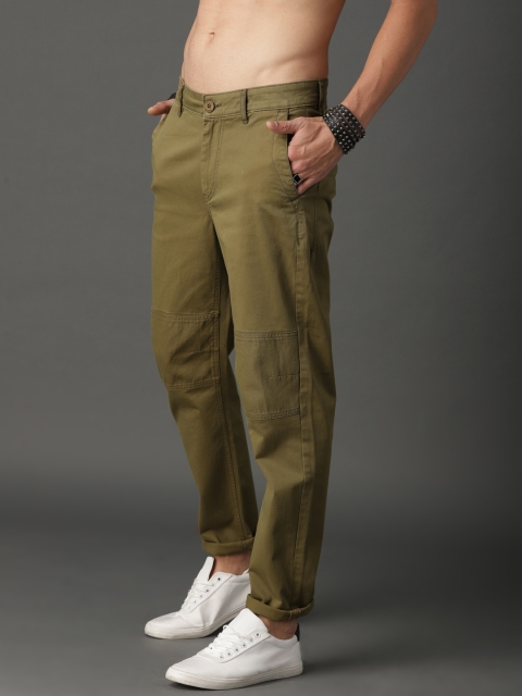 

Roadster Men Olive Green Solid Chinos