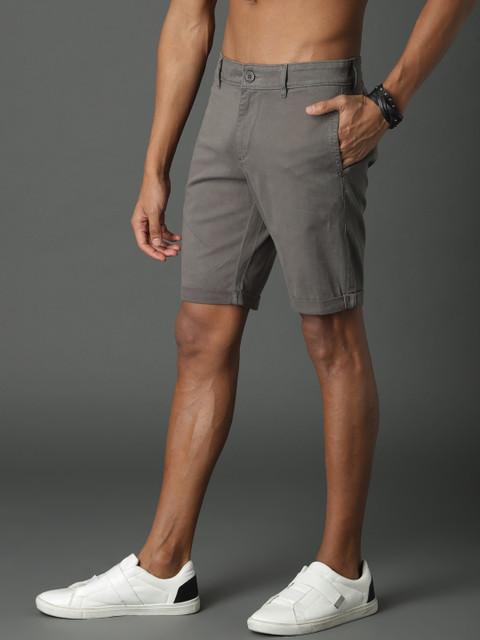 

Roadster Men Grey Solid Slim Fit Chino Shorts