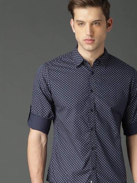 

Roadster Men Navy Blue & White Regular Fit Cotton Printed Casual Shirt