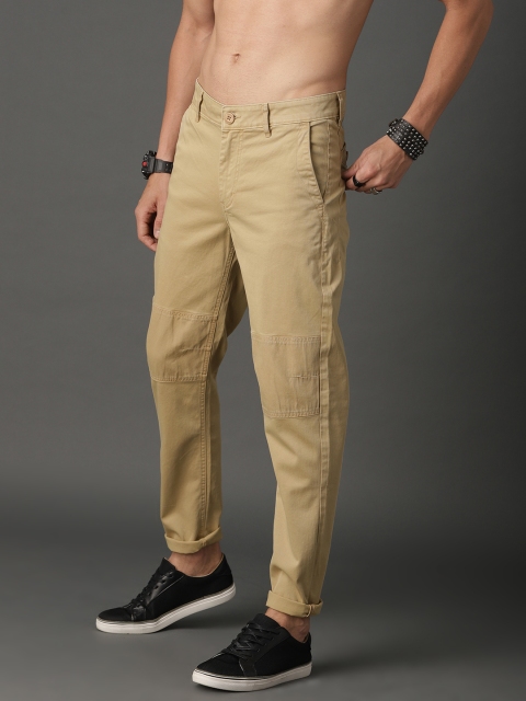 

Roadster Men Beige Solid Chinos