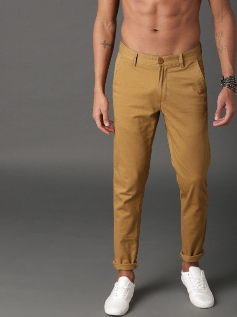 

Roadster Men Khaki Solid Chinos