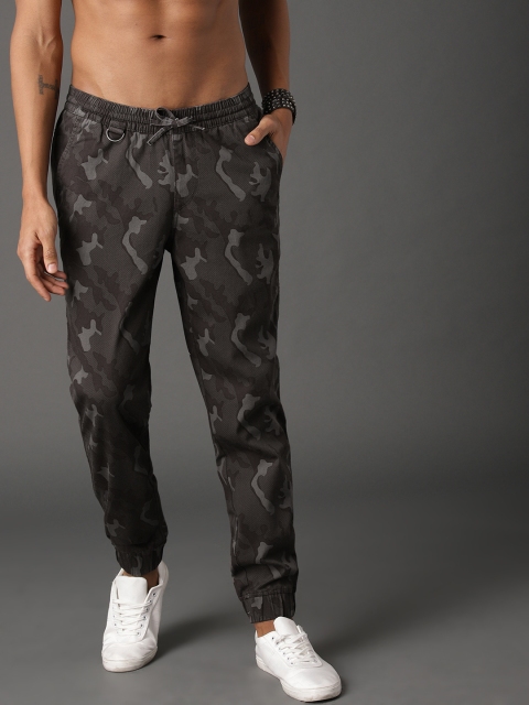 

Roadster Men Charcoal Grey and Brown Regular Fit Printed Joggers