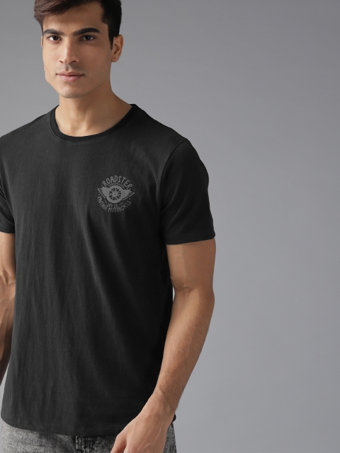 

Roadster Men Black Solid Round Neck T-shirt