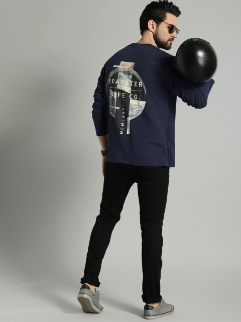 

Roadster Men Navy Back Print Round Neck T-shirt, Navy blue