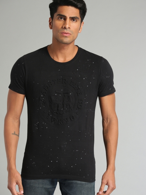 

Roadster Men Black Embossed Round Neck Pure Cotton T-shirt