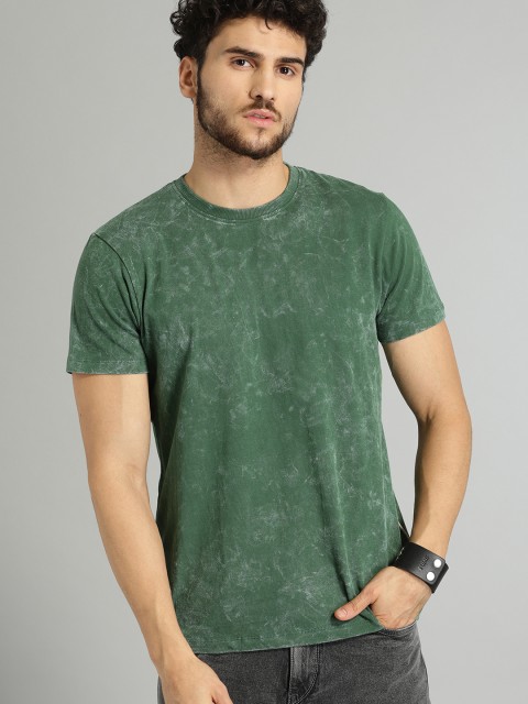 

Roadster Men Green Solid Round Neck T-shirt