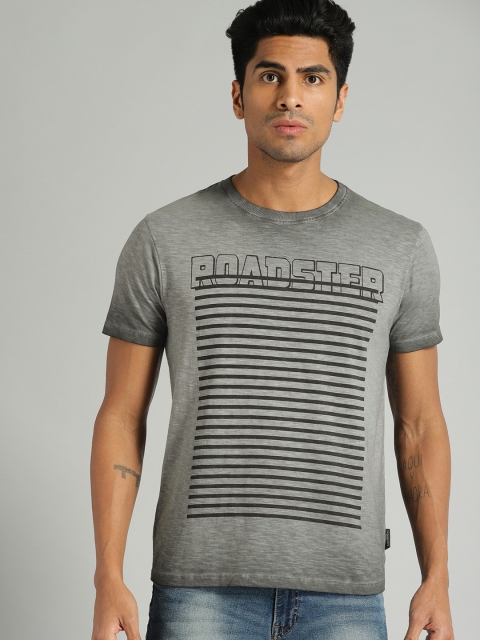 

Roadster Men Charcoal Gray Dyed Round Neck T-shirt