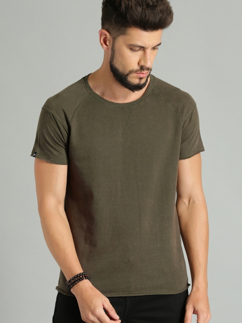 

Roadster Men Olive Green Solid Round Neck T-shirt