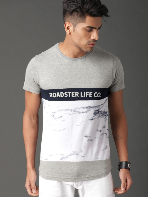 

Roadster Men Grey Melange & White Printed Round Neck T-shirt