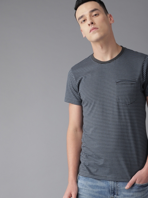 

Roadster Men Blue & Black Striped Round Neck T-shirt