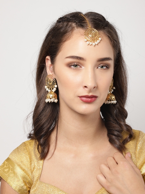 

Zaveri Pearls Set of Gold Toned Ethnic Earring & Maang Tika