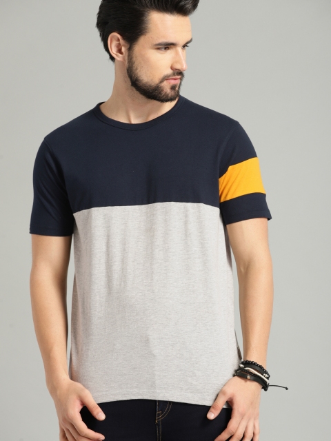 

Roadster Men Grey Melange Colourblocked Round Neck T-shirt