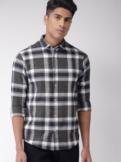 

Scotch & Soda Men Black & White Regular Fit Checked Casual Shirt