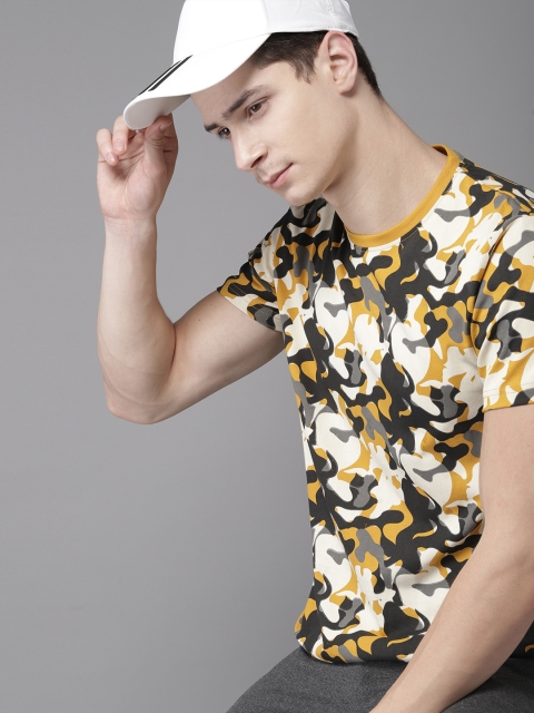 

HERE&NOW Men Black & Mustard Yellow Printed Round Neck T-shirt
