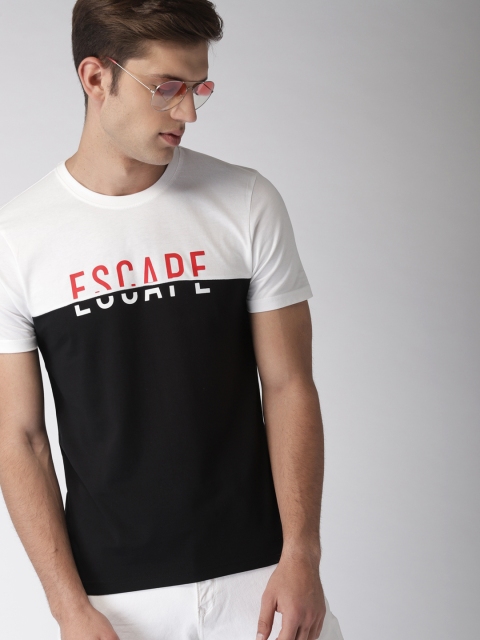 

Harvard Men Black & White Colourblocked Round Neck T-shirt