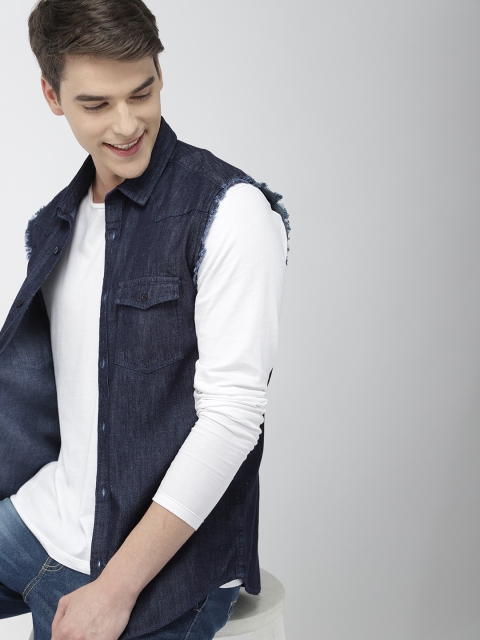 

Mast & Harbour Men Navy Blue Regular Fit Solid Chambray Casual Shirt