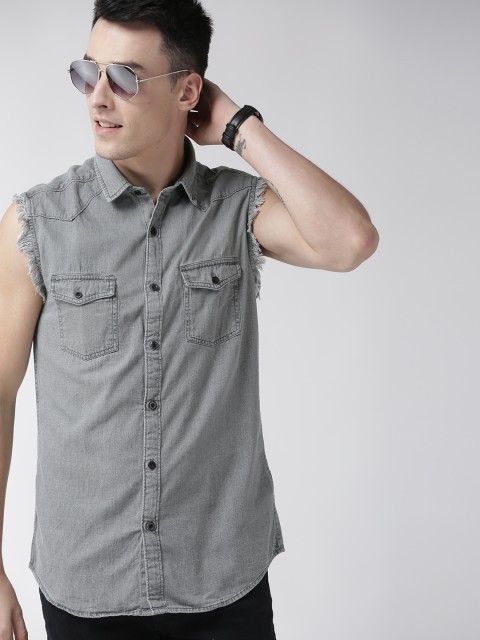 

Mast & Harbour Men Grey Regular Fit Solid Sleeveless Denim Casual Shirt