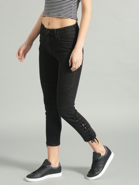 

Roadster Women Black Skinny Fit Mid-Rise Clean Look Stretchable Cropped Jeans