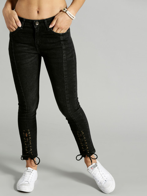 

Roadster Women Black Lattice Hem Crop Skinny Fit Mid-Rise Clean Look Stretchable Jeans