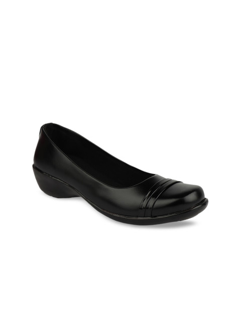 

Shoetopia Women Black Solid Pumps