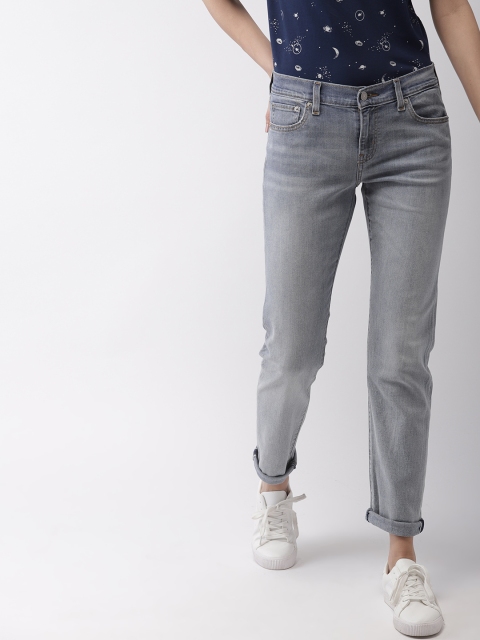 

Levis Women Blue Boyfriend Fit Mid-Rise Clean Look Stretchable Jeans
