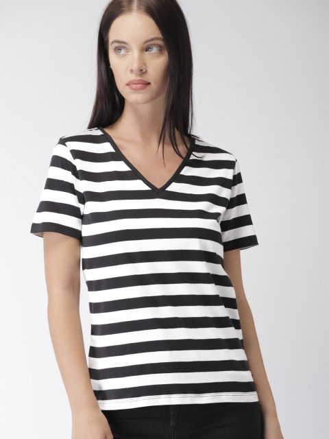 

Levis Women Black & White Striped V-Neck T-shirt
