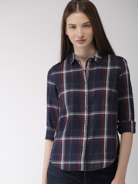 

Levis Women Navy Blue & Red Classic Regular Fit Checked Casual Shirt