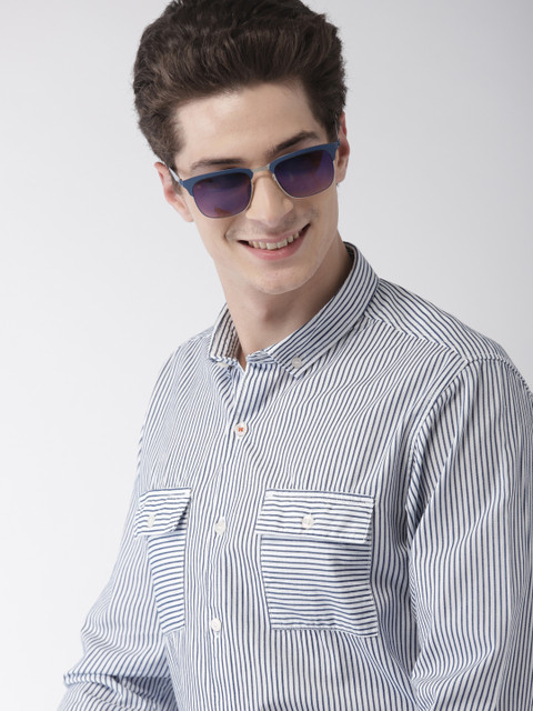 

Mast & Harbour Men White & Navy Blue Regular Fit Striped Casual Shirt