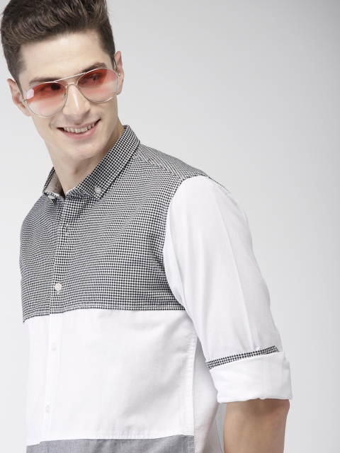 

Mast & Harbour Men Off-White & Grey Regular Fit Colourblocked Casual Shirt