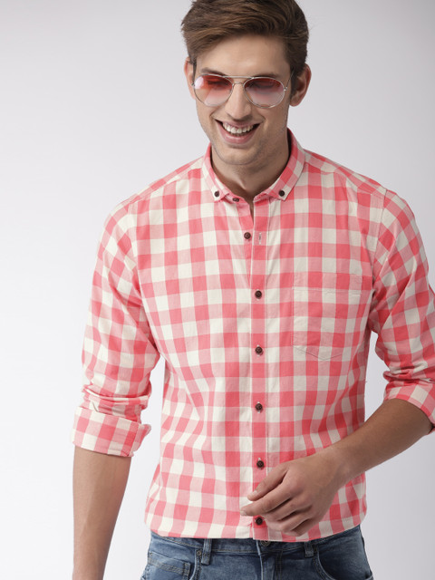 

Mast & Harbour Men Coral Pink & Off-White Regular Fit Checked Casual Shirt