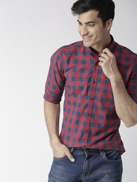

Mast & Harbour Men Red & Blue Regular Fit Checked Casual Shirt