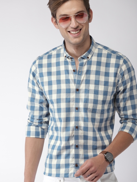 

Mast & Harbour Men Blue & White Regular Fit Checked Casual Shirt