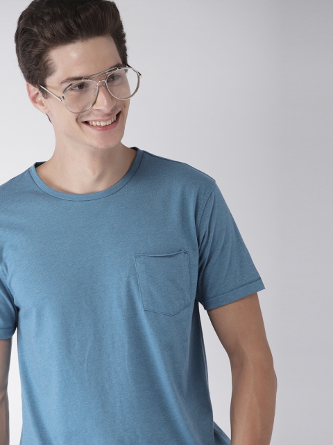 

Mast & Harbour Men Blue Solid Round Neck T-shirt