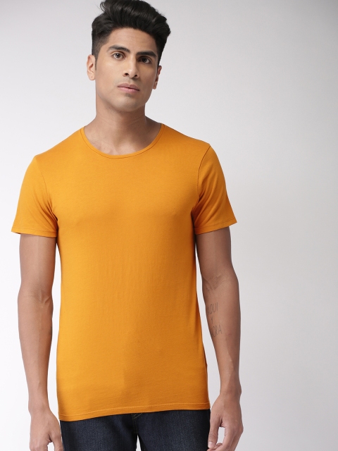 

Scotch & Soda Men Mustard Yellow Solid Round Neck T-shirt