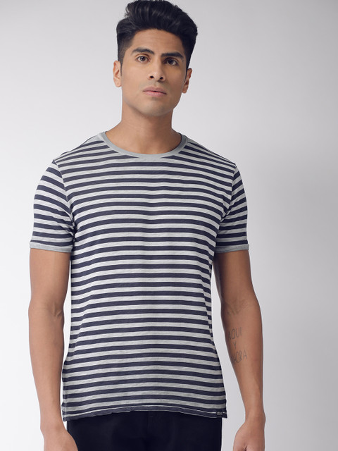 

Scotch & Soda Men Grey & Navy Blue Striped Round Neck T-shirt