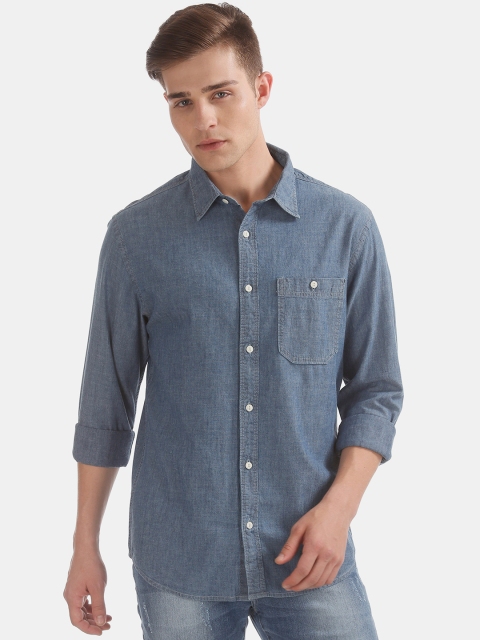 

Aeropostale Men Blue Chambray Regular Fit Solid Casual Shirt