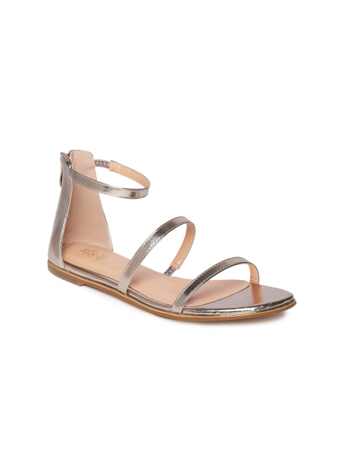 

Tresmode Women Gold-Toned Mid-Top Open Toe Flats