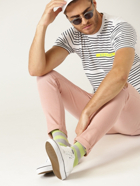 

United Colors of Benetton Men White Striped Round Neck T-shirt