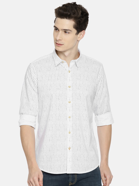 

Pepe Jeans Men White & Navy Blue Regular Fit Striped Casual Shirt
