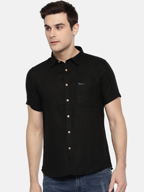 

Pepe Jeans Men Black Regular Fit Solid Casual Linen Shirt