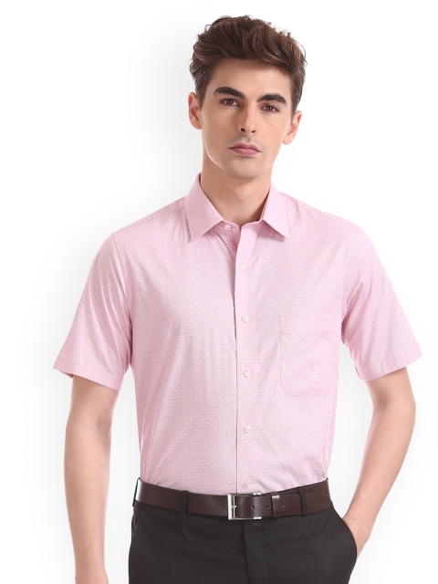 

Arrow Men Pink Regular Fit Solid Formal Shirt