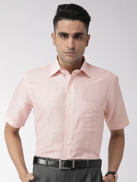 

Arrow Men Peach-Coloured Checked Regular Fit Formal Shirt